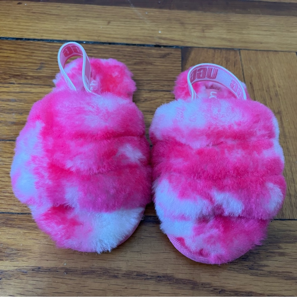 Toddler Ugg slide slipper